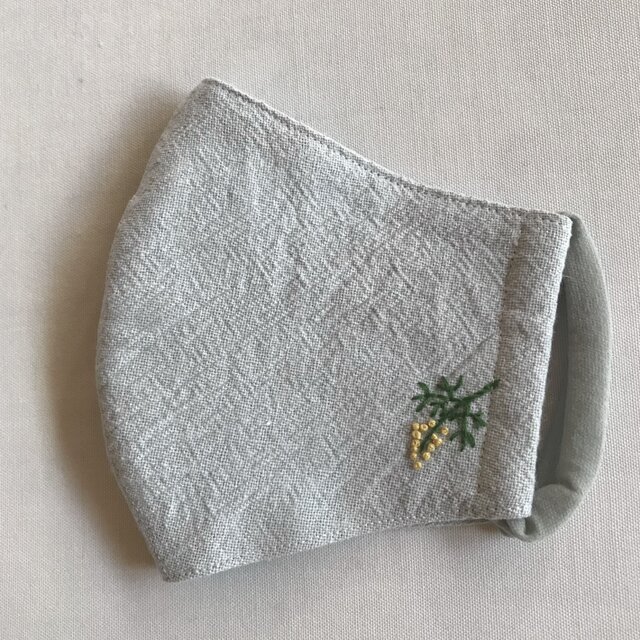 ミモザ刺繍の布マスク(Mサイズ)の画像1枚目