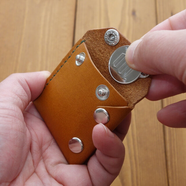 パステルカラーとアンティーク風ボタンのコインケース 本革 ハンドメイド