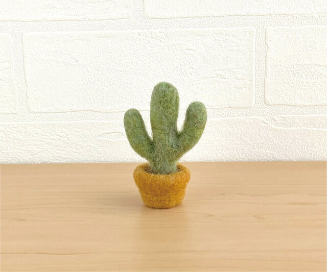 羊毛フェルト サボテン インテリア 動物サボテン😊 ピンクッションにもできますよ～🌵🌼 #羊毛
