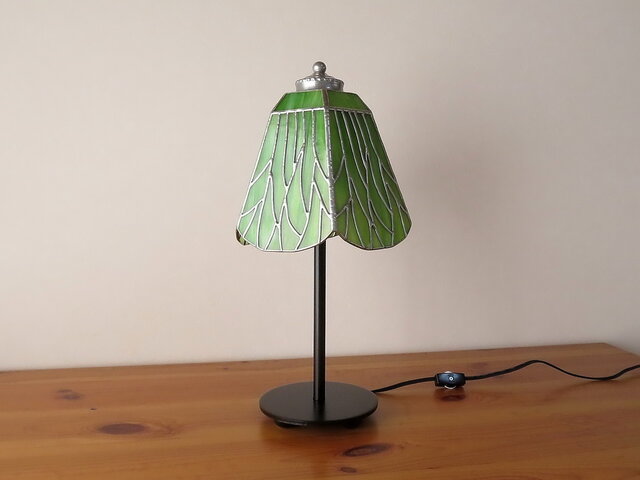 ◎樹木の葉をイメージした模様　テーブルランプ　照明　ナイト しだれ桜・新緑のグリーン（桜の木々）・ステンドグラスランプ