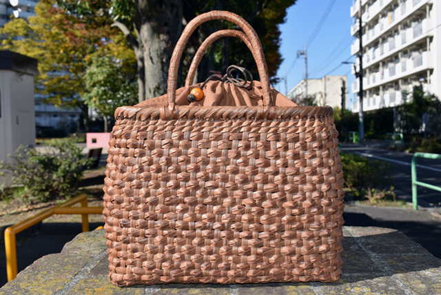 山葡萄籠バッグ | ダイヤ編み | 巾着と中布付き | (約)幅32cmx高さ24cmx奥行12cm | 人気商品の画像1枚目