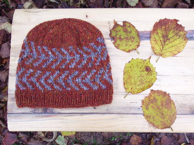 アイスランドスタイルの編み込み帽子 / Brown×Grey（ブラウン×グレイ）の画像1枚目