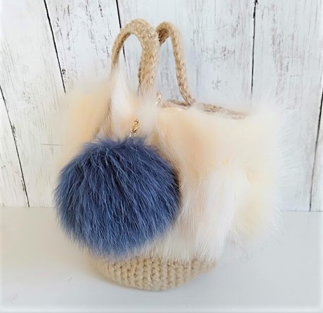 ¶ new antique fur ¶ グレイッシュ染めフォックスファーバッグチャームの画像1枚目