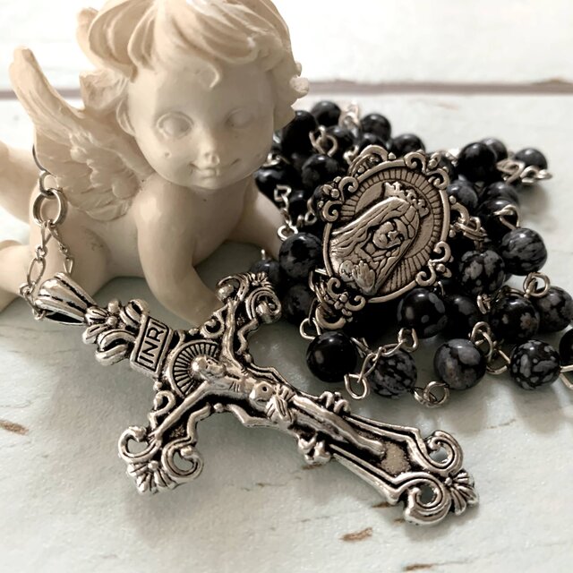 スノーフレークオブシディアンのロザリオ