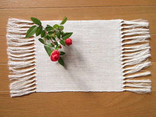 真っ白の、手織り麻の花瓶敷 (6)の画像1枚目