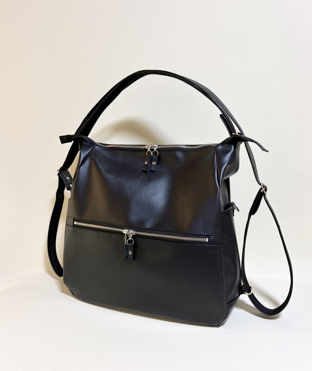 ブラックレザー（pvc）引っ張るだけリュック＆ショルダー