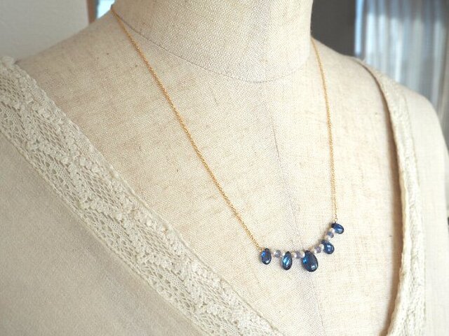 高品質！グラデーションが美しいカイヤナイトインクォーツ のブレス❥ 楽天市場】ブルーカイヤナイトインクォーツ ブレスレット 約11mm