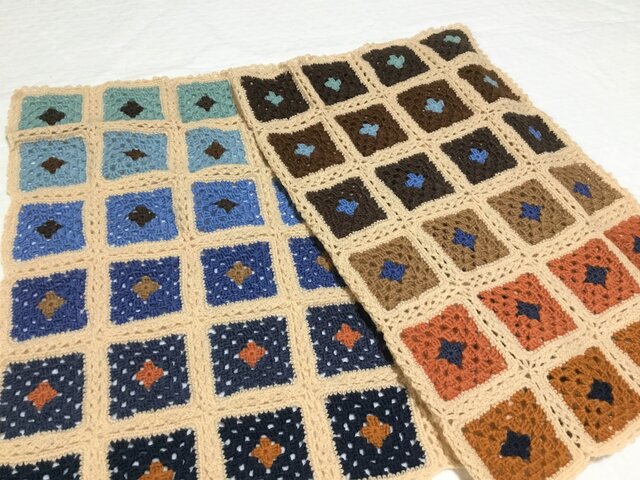 グラニー編みの膝掛け・ブルー×ブラウンの画像1枚目