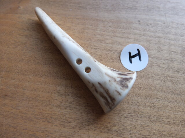 日本の鹿角先で作ったダッフルボタンHの画像1枚目