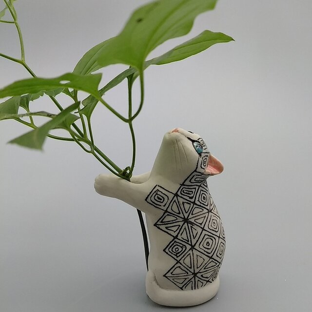 一輪ねこ 菱並び模様の画像1枚目