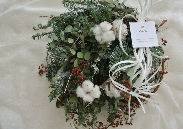 ノイバラの実とコットンと粉雪のwreathの画像1枚目