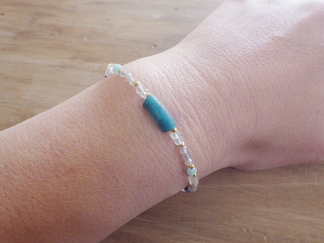 14kgf*青の洞窟☆ローマングラスと天然石のブレスレット | iichi 日々