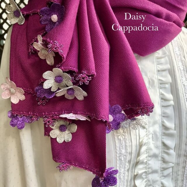 刺繍のお花つき パシュミナストール「デイジー」ローズパープル