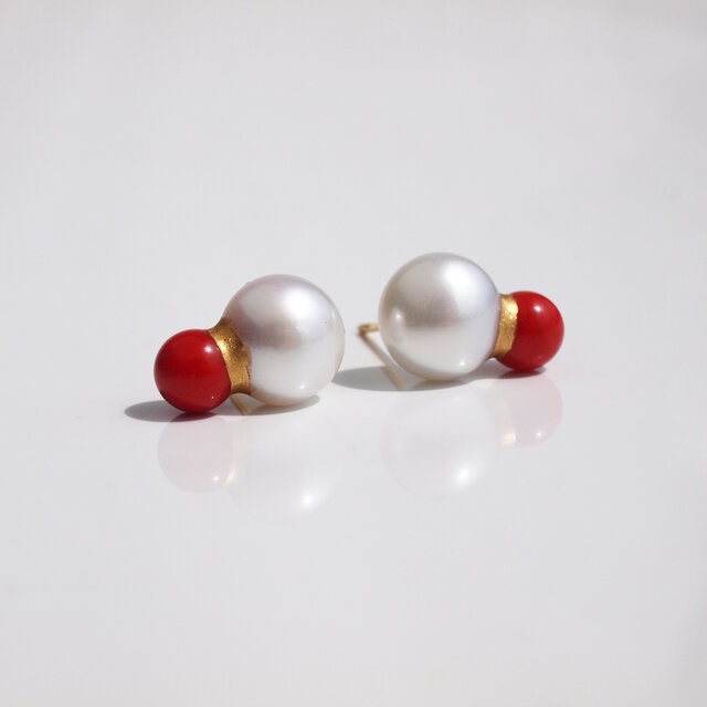 パールと赤い実のピアス・イヤリング 淡水パール 珊瑚 金継ぎ アレルギーフリー