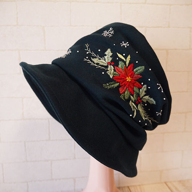 圧縮ウールニット生地で作ったクロッシェ（ポインセチア）