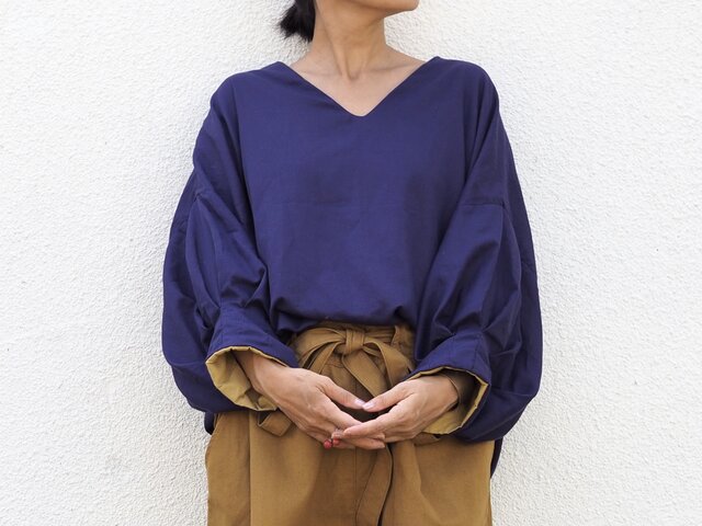 リバーシブル《芥子色×瑠璃色》/4wayバルーン袖のトップスの画像1枚目