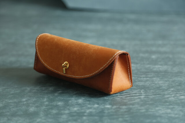 本革手作りペンケース 筆箱 プレゼント 三角型 総手縫い | iichi 日々