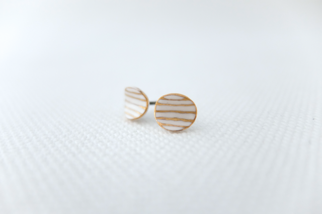 ピアス curl petit stripe/goldの画像1枚目