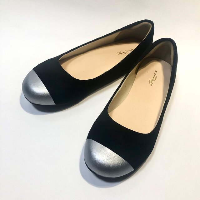 幅広ゆったり3E♪ぺたんこバイカラーパンプス(ブラック×シルバー) トゥカラー変更可♪★22.5cm〜24.5cm★の画像1枚目