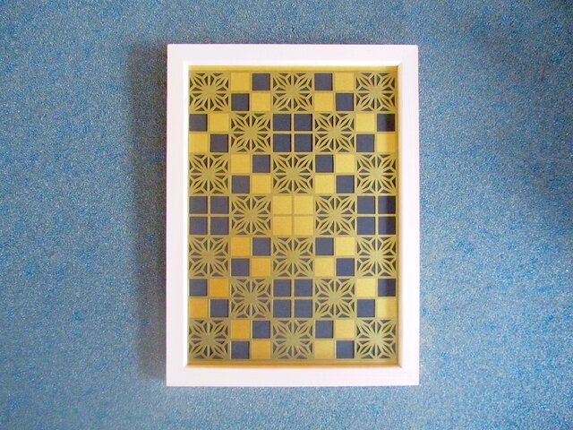 『角麻の葉模様』の切り絵 和柄 壁掛けパネル B5の画像1枚目