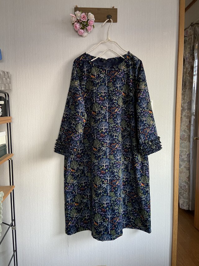 コーデュロイのドロップショルダーワンピース森の動物マスク付き