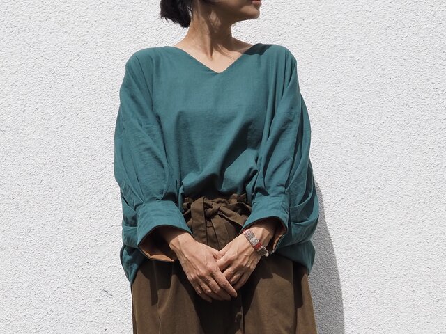 リバーシブル《青緑×茶色》/4wayバルーン袖のトップスの画像1枚目