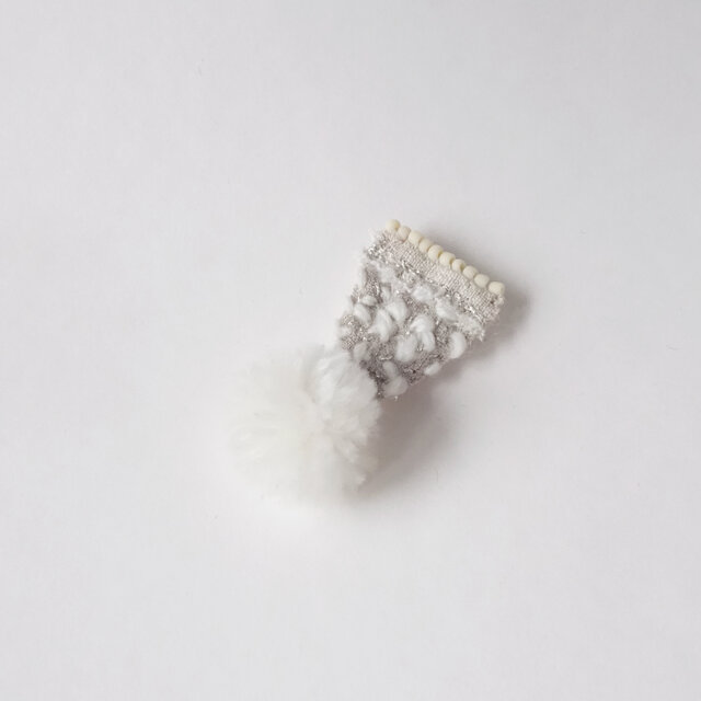 小さな絵のブローチx