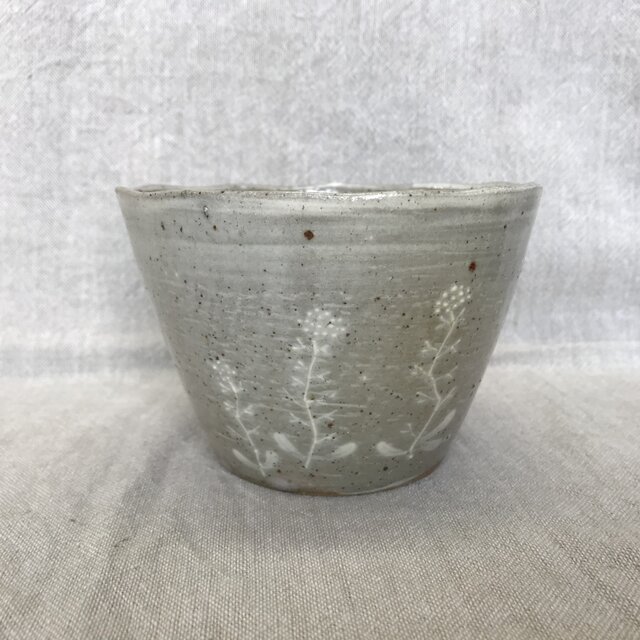 N様ご予約 三角のボウル(ぺんぺん草柄)の画像1枚目