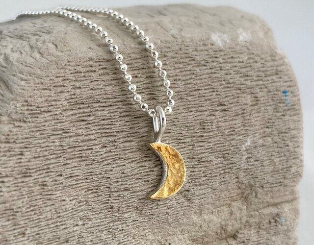 K24純金の三日月+SV◇ペンダント | iichi 日々の暮らしを K24純金の三日月+SV◇ペンダント | iichi 日々の暮らしを