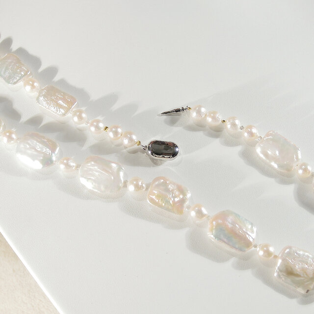 23×18mm本真珠(淡水、バロック)とSV925のロングネックレス(63cm、色彩豊かな真珠光沢、強い照り、ロジウム) ハンドメイド