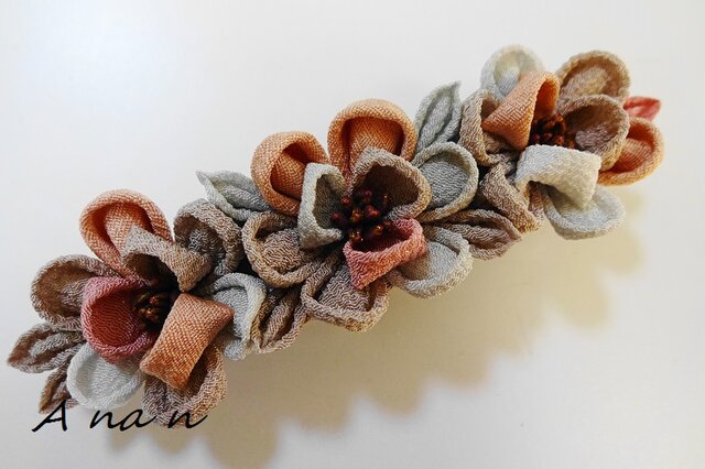 つまみ細工バレッタ | iichi 日々の暮らしを心地よくするハンドメイド