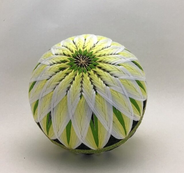 AL83 手毬 手まり 刺繍 ハンドメイド 昭和レトロ まとめ69個木目込2個 手まり 菊014 | iichi 日々の暮らしを心地よくするハンドメイドや