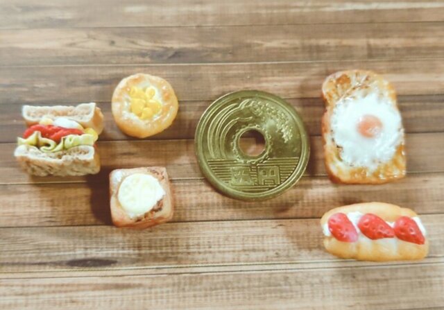 凝ったパンのミニチュアセット | iichi 日々の暮らしを心地よくする