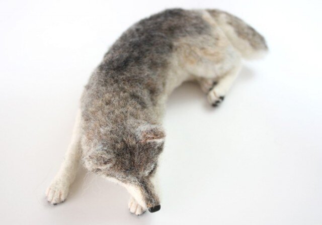 羊毛フェルト　ハンドメイド　オオカミ 羊毛フェルト オオカミ | iichi 日々の暮らしを心地よくする