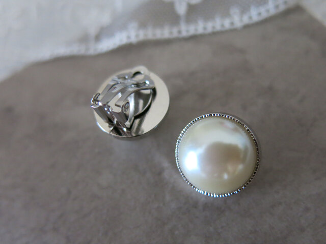 再販ラスト☆15mm☆本真珠みたいな、エレガントなパールイヤリング
