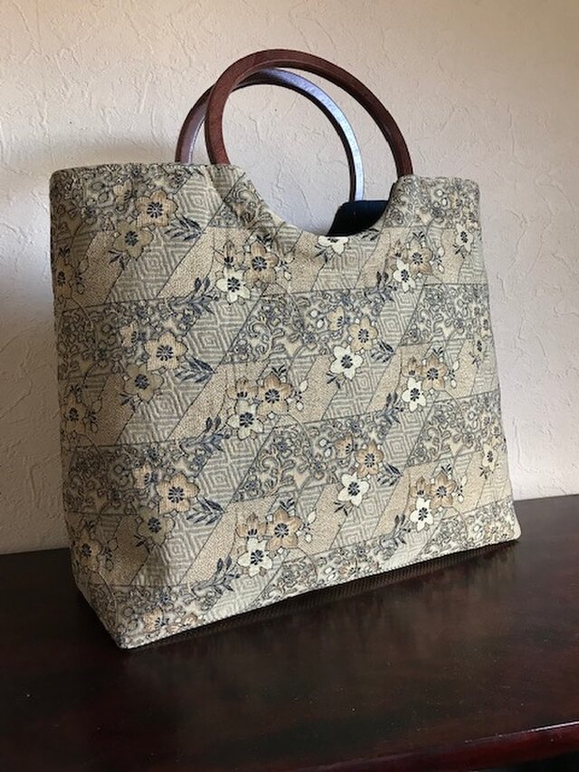 桜柄丸帯の手提げ　丸い木の手　