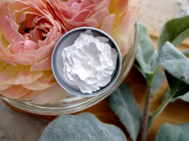 アロマストーン ■ 携帯用　缶ケース入り 小さなピオニー ■6種類から香りが選べるの画像1枚目