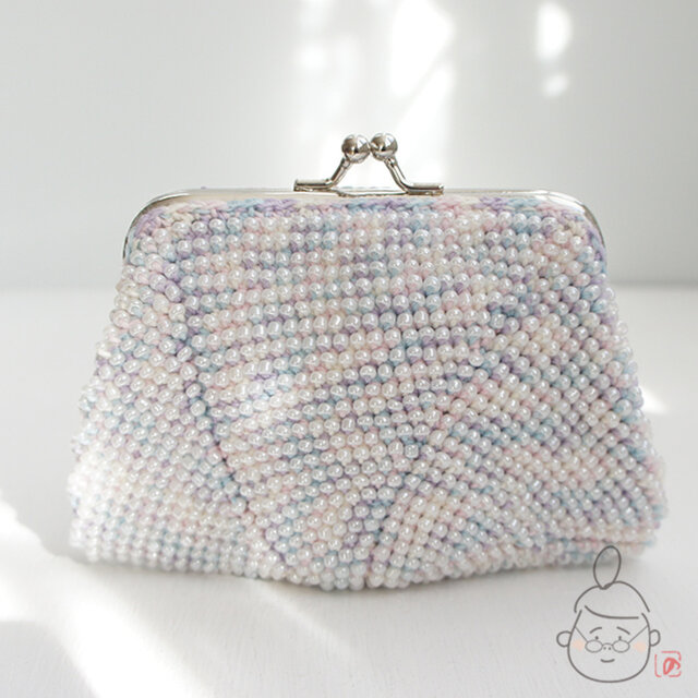 ばあば作☆大きめ・総ガラスビーズのスクエアがま口（さくらそう・1381）