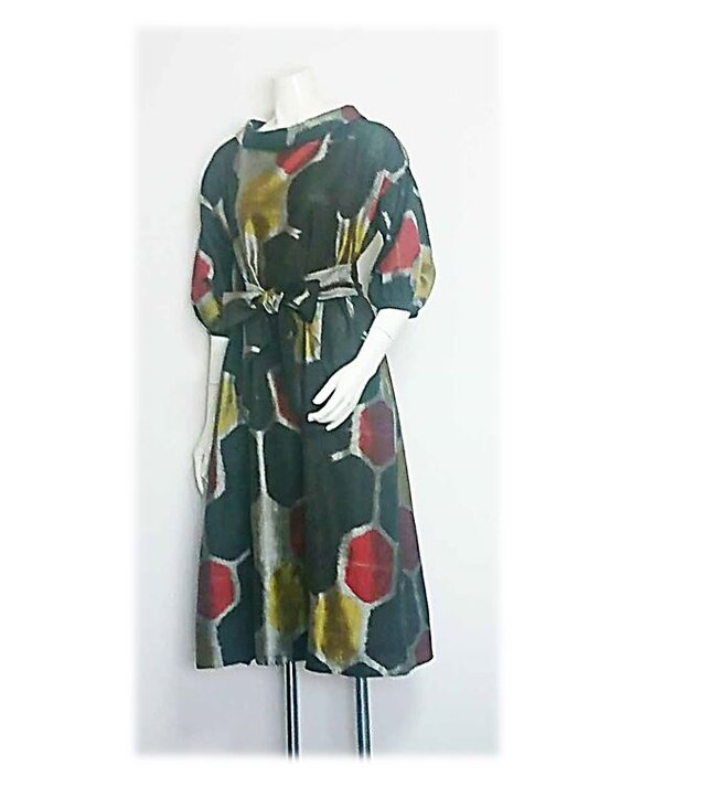 186 銘仙リメイクレトロＡラインワンピース（こげ茶・亀甲柄）