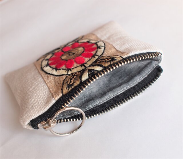 Red Flower 刺繍 ブレード ポーチ Sサイズ | iichi 日々の暮らし