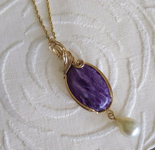 K14gfチャロアイト&南洋白蝶パール＊ワイヤーアートペンダントトップ