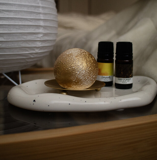 人気No.1！】tiny moon stone | 夜を灯す 月のアロマストーンオブジェ