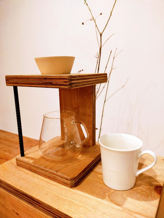 木目の優しい杉合板ドリップスタンド 杉 合板 コーヒー カフェ ティータイム おしゃれ ポット コーヒーメーカー Iichi ハンドメイド クラフト作品 手仕事品の通販