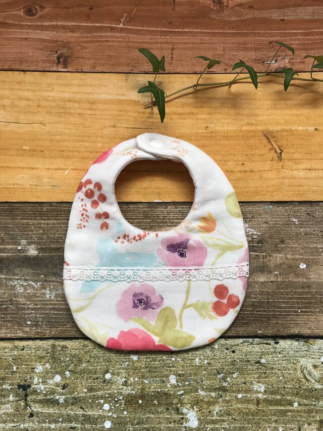 お花柄　リバーシブル　スタイ