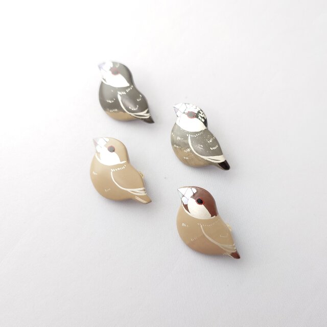 文鳥 漆ブローチ | iichi 日々の暮らしを心地よくするハンドメイドや