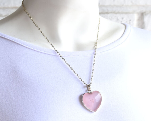 透明ピンク！ハートのローズクォーツのペンダントトップ | iichi 日々