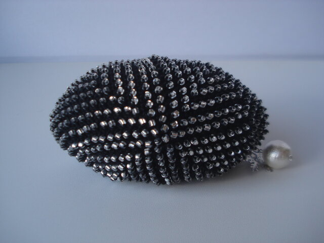 Beaded Purse --Snow Crystal-- Black (S) | iichi 日々の暮らしを