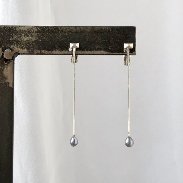 しずくパールイヤリング＜ピラミッド＞