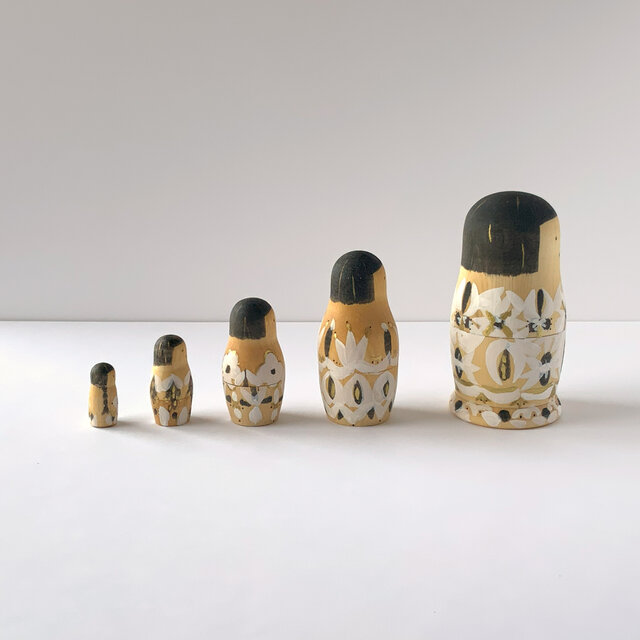 おかっぱマトリョーシカ（黒） | iichi 日々の暮らしを心地よくする