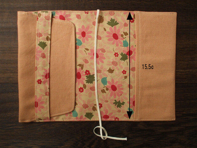 ブックカバー　ハンドメイド　花束刺繍　ピンク　持ち手付き　本カバー